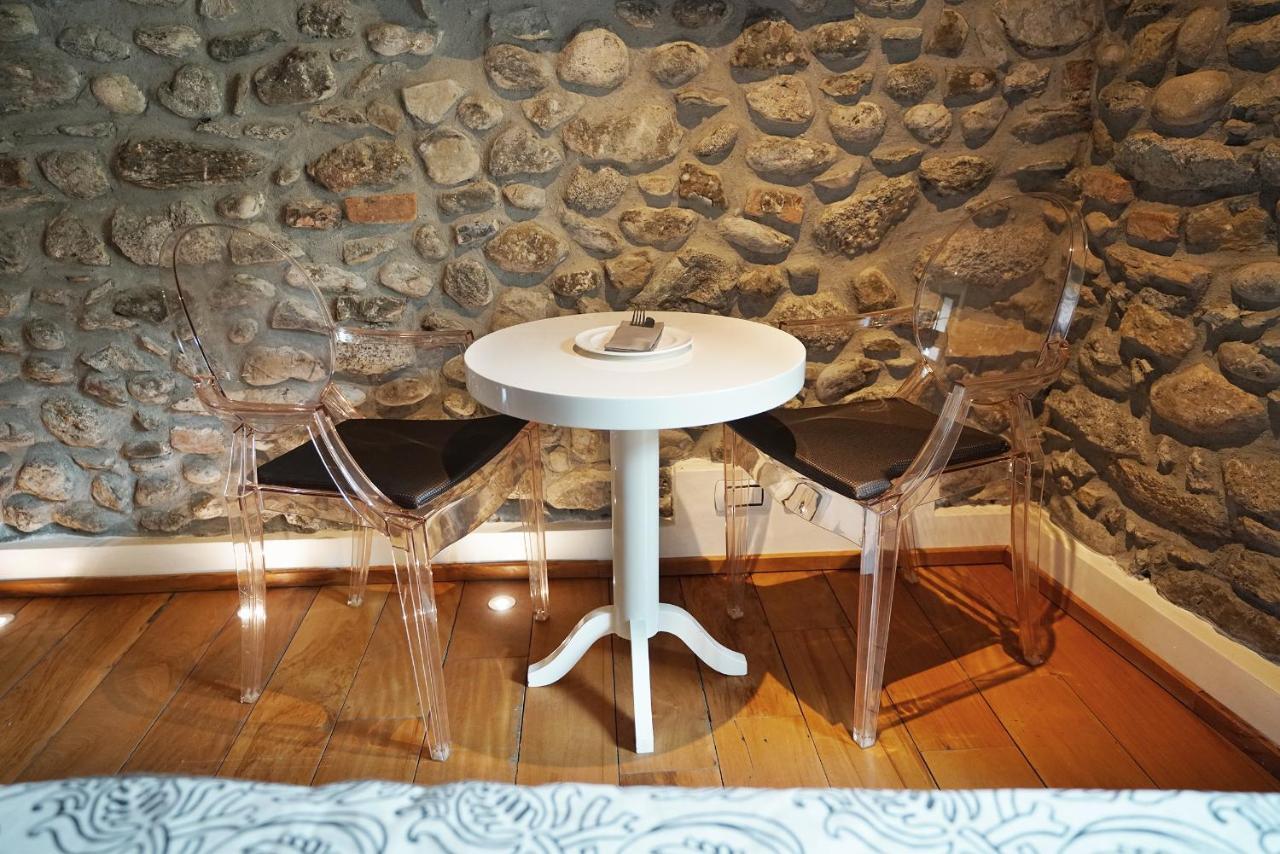 Il Portico - 1711 Luxury Guest House Arlate ภายนอก รูปภาพ