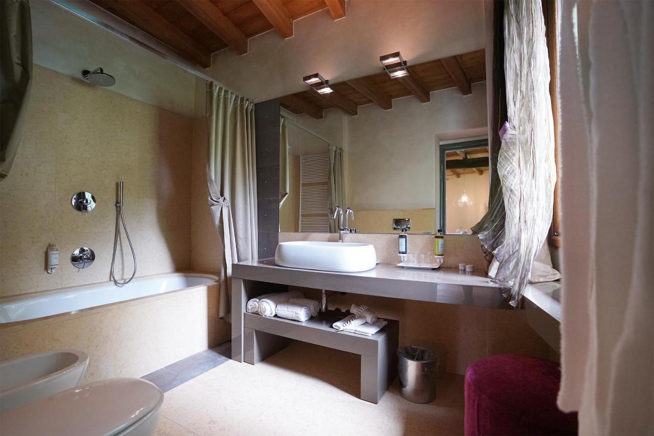 Il Portico - 1711 Luxury Guest House Arlate ภายนอก รูปภาพ