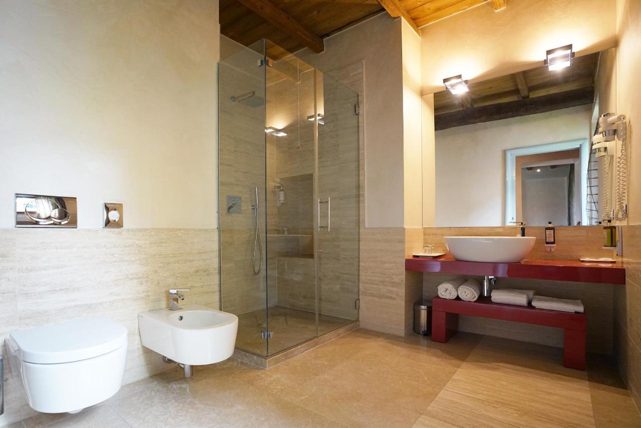 Il Portico - 1711 Luxury Guest House Arlate ภายนอก รูปภาพ