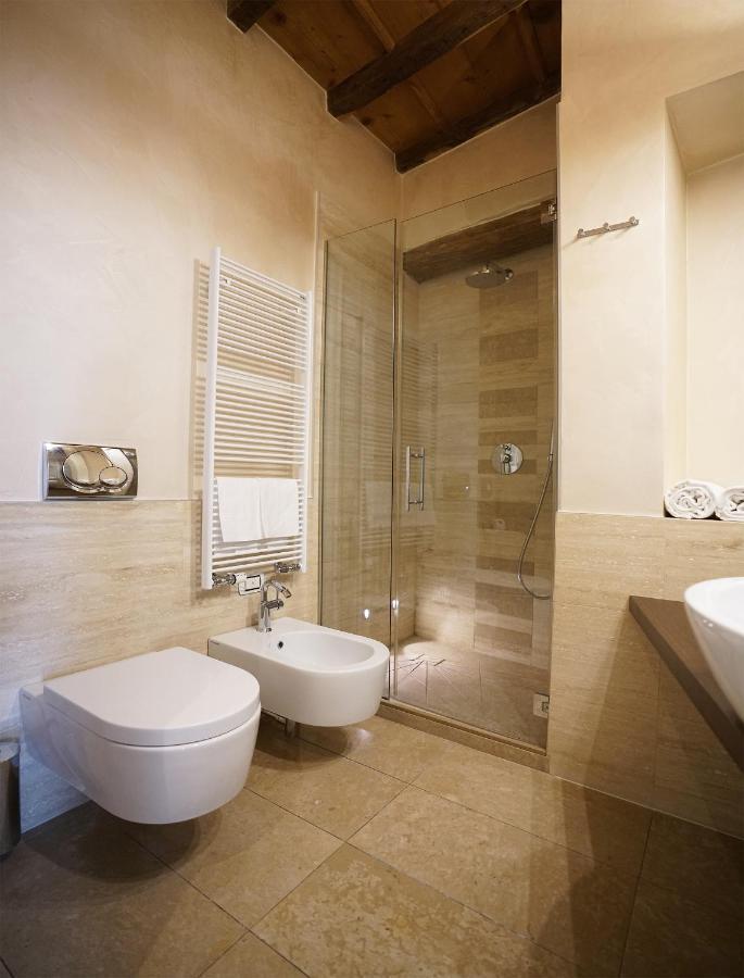 Il Portico - 1711 Luxury Guest House Arlate ภายนอก รูปภาพ