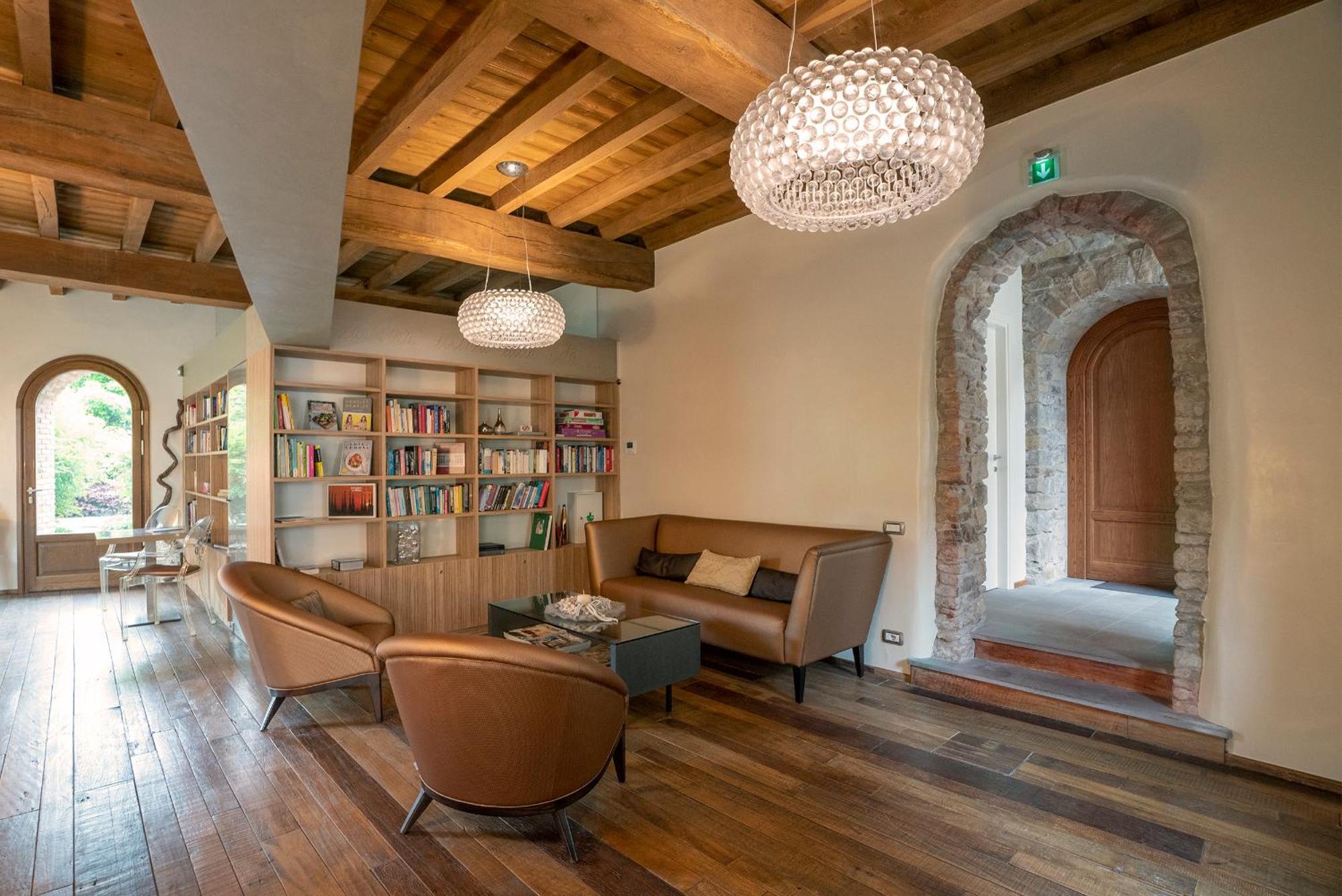 Il Portico - 1711 Luxury Guest House Arlate ภายนอก รูปภาพ