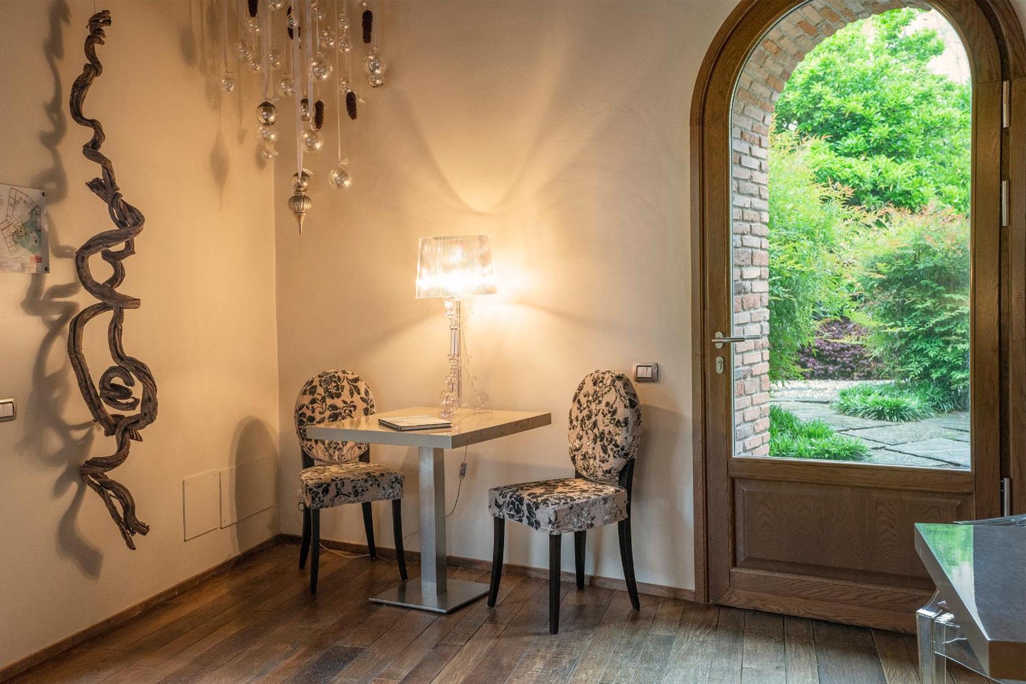 Il Portico - 1711 Luxury Guest House Arlate ภายนอก รูปภาพ
